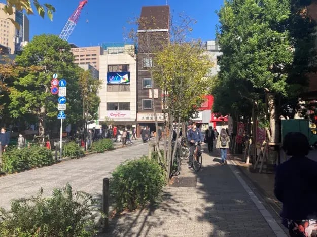 聖橋口吉田ビル壁面2