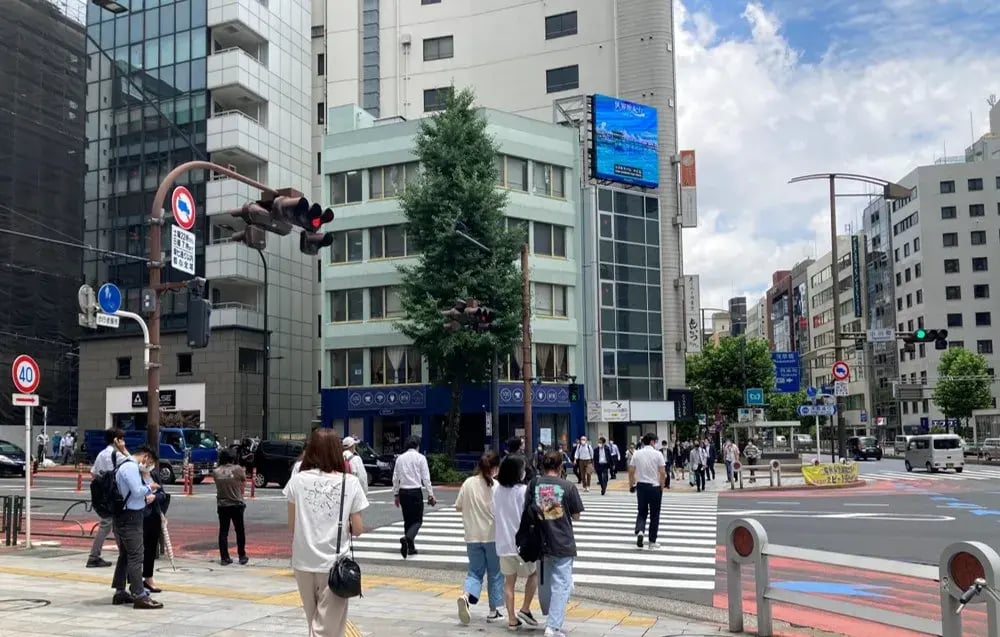 フタバビル屋上1（引き）