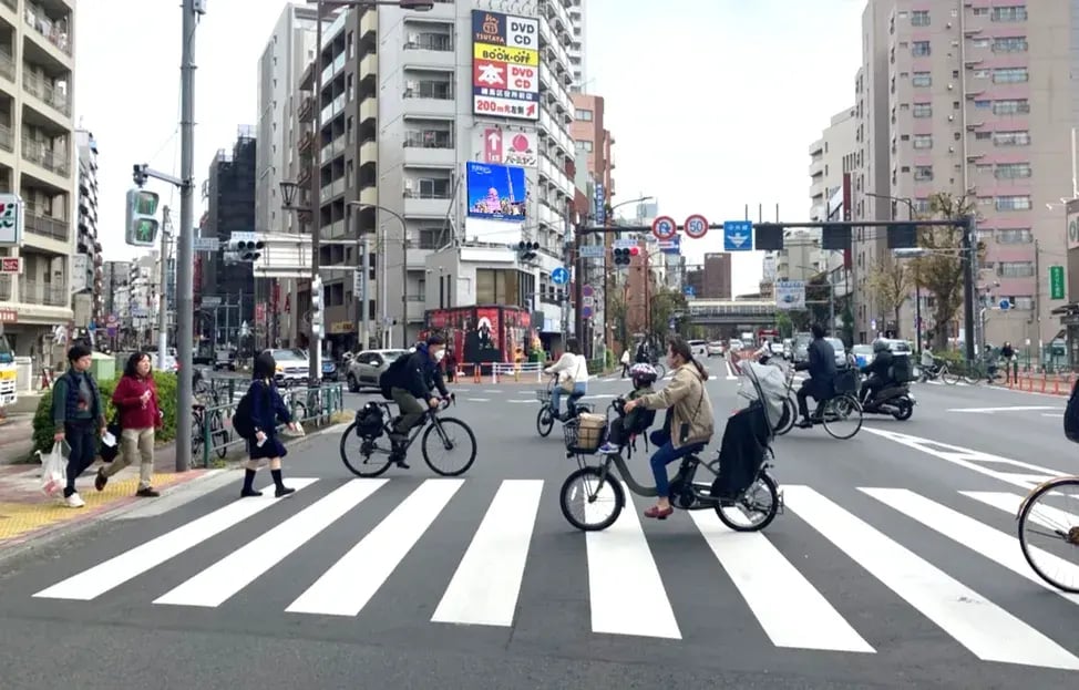 目白通豊玉北六丁目交差点末廣ビル屋上（引き1）