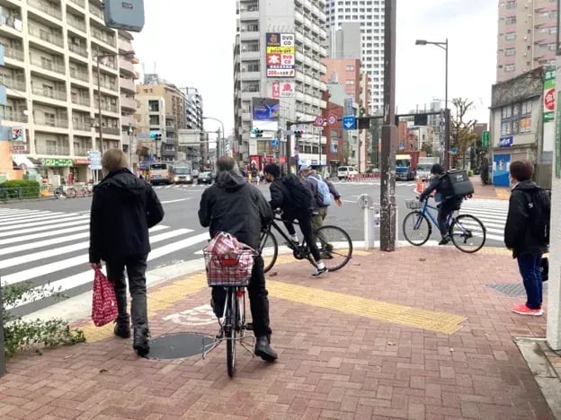 目白通豊玉北六丁目交差点末廣ビル屋上（引き2）