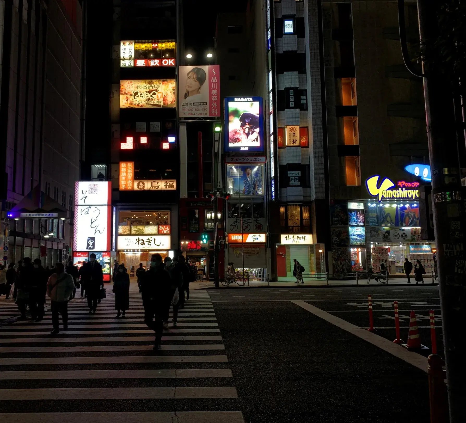 スポーツジュエン屋上3（夜）