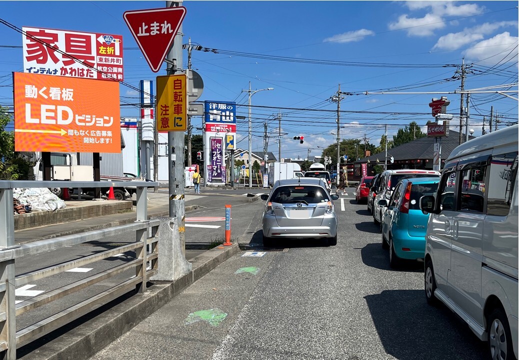 所沢陸橋北交差点南側LEDビジョン