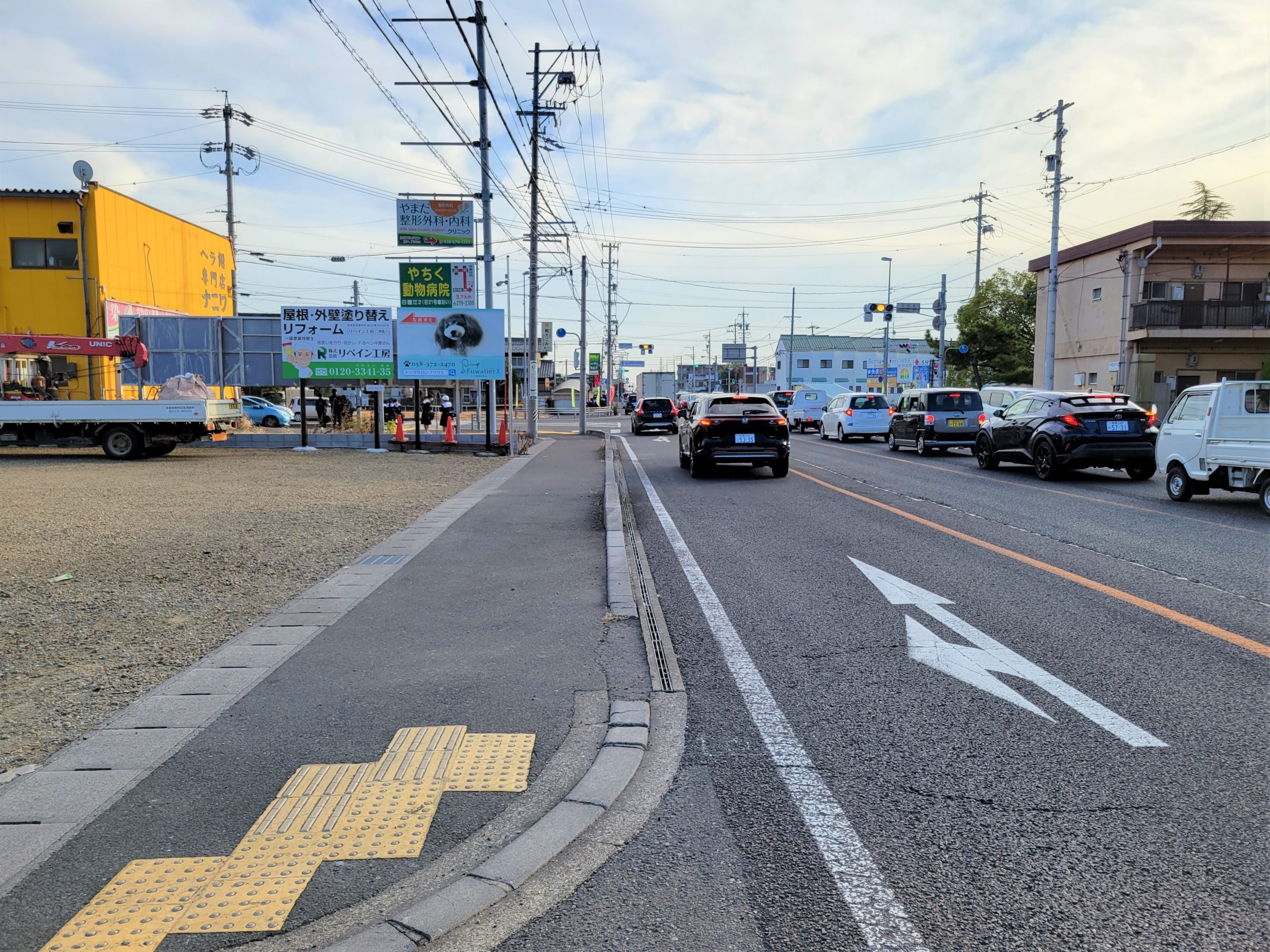 屋外看板広告(遠景)