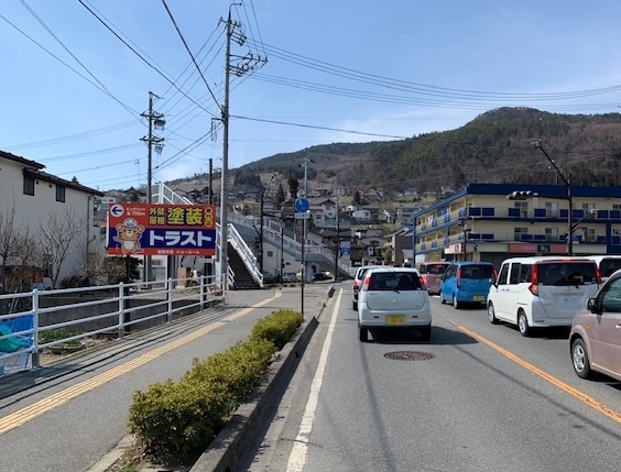 屋外看板広告（遠景）