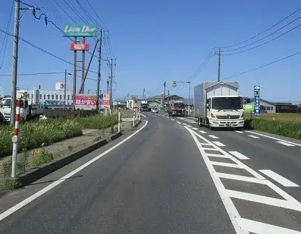 屋外看板（引き）