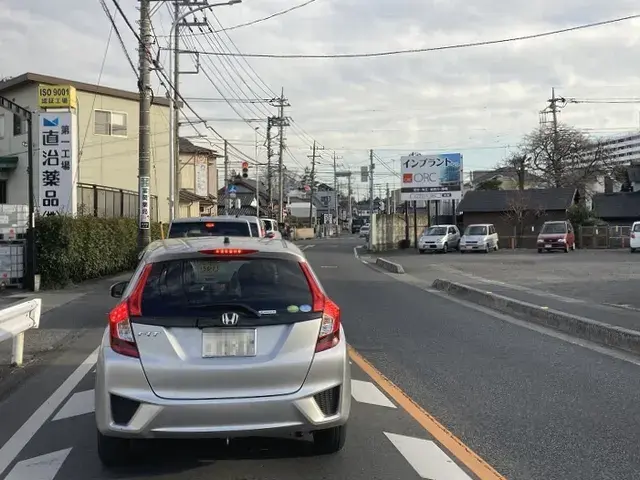 屋外看板（引き）